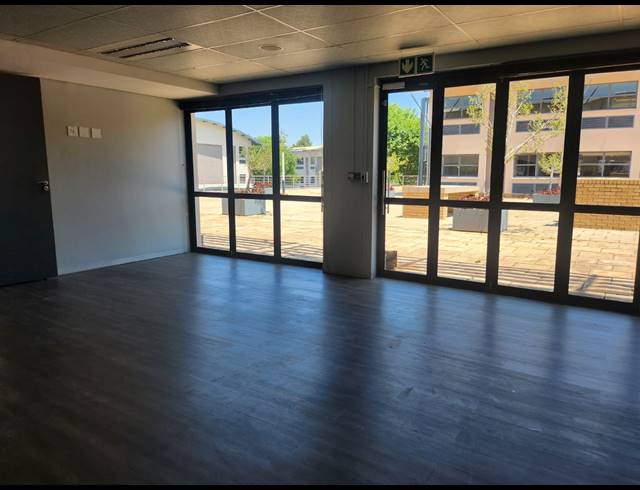 737M² RETAIL TO LET IN RANDJESPARK